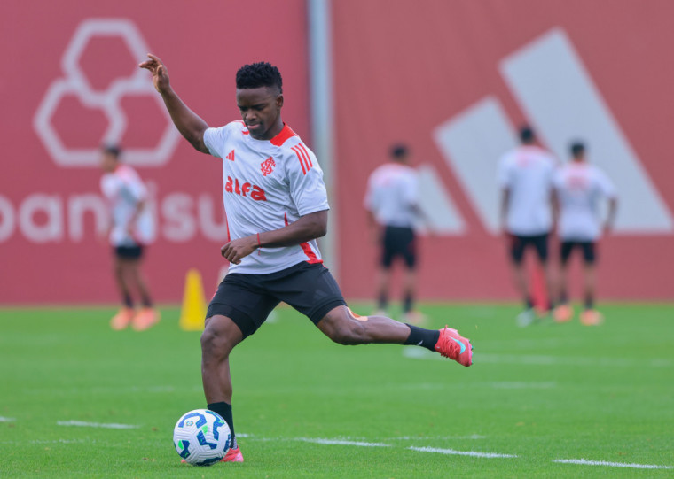 Alvirrubro conta com a volta de Carbonero para o duelo no Maracanã