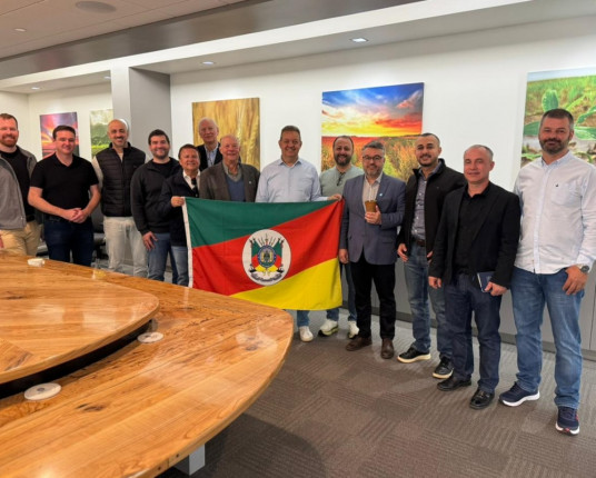 Comitiva começa a definir plano para expandir irrigação