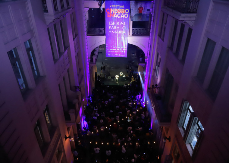 Com consultoria para cineastas, homenagens e mostras de filmes, evento ocorre de terça (28) a sábado (1º), em Porto Alegre