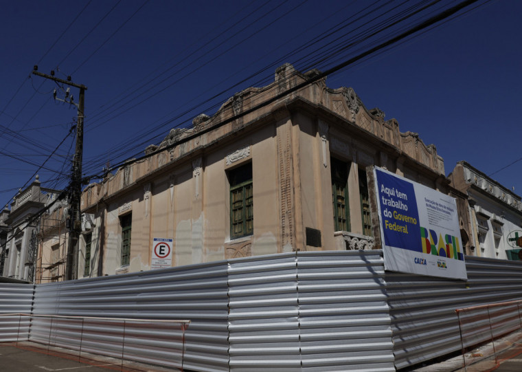O prédio, tombado como patrimônio histórico municipal, passa por intervenções estruturais e de acessibilidade