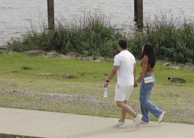 Em clima de feriadão, os porto-alegrenses terão uma sexta-feira quente, com máxima acima dos 30ºC