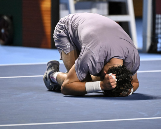 João Fonseca desiste de disputar ATP de Atenas e encerra temporada após eliminação em Paris