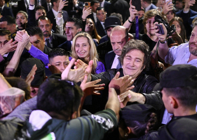 Partido de Milei obteve 41,5% de votos, ante 40,9% do Força Pátria