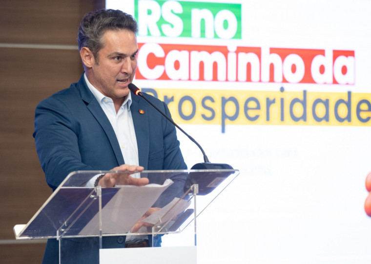 Em reunião-almoço com empresários, em Caxias do Sul, parlamentar afirmou que o Estado vive um momento decisivo de reconstrução