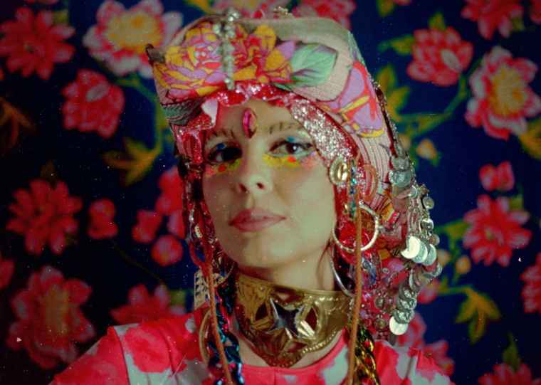 Espetáculo mistura João Gilberto e João Gomes em uma fusão entre bossa nova e piseiro