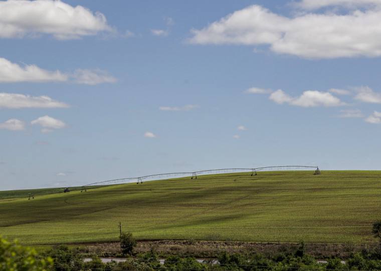Cooperativas lideram projetos de irrigação; pivôs ajudam a minimizar efeitos da estiagem em plantações em Cruz Alta
