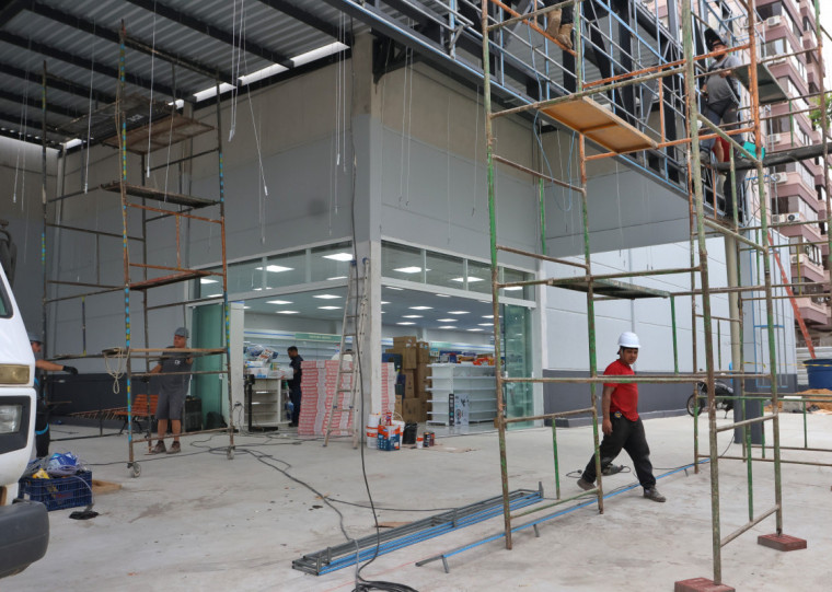 Trabalhos na Farmácias São João, na avenida Protásio Alves com a rua São Manoel, estão na reta final