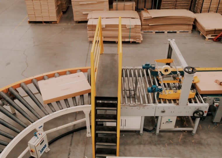 Fábricas de móveis chegaram a ter pedidos cancelados e batalham para reconquistar o mercado americano