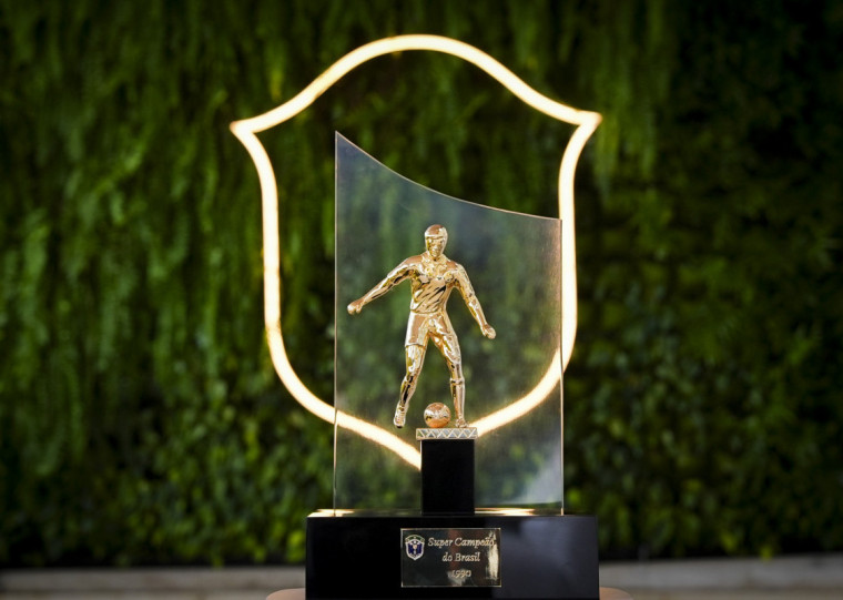Troféu é uma réplica da entregue ao Corinthians, campeão em 1991