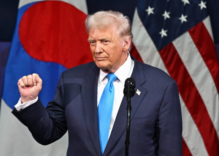 O presidente dos EUA diz que os sul-coreanos também concordaram em comprar petróleo e gás dos EUA