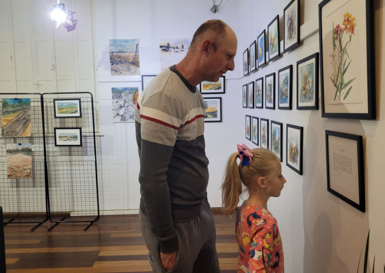 A exposição ‘Sementes’, da artista arroio-meense Cléo Rohenkohl, segue aberta à visitação até o dia 18 de novembro na Casa do Museu