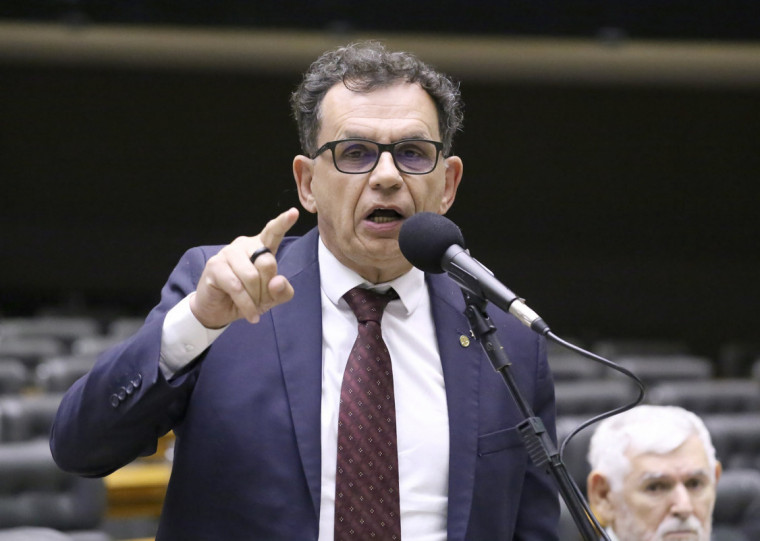 Presidente da Comissão de Direitos Humanos da Câmara, deputado Reimont (PT-RJ) disse que o colegiado fará visitias aos complexos e ao Instituto Médico Legal