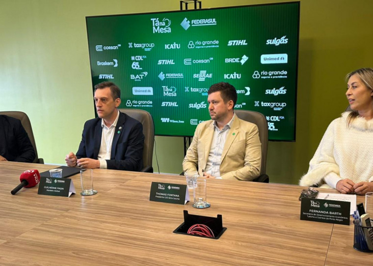 Vinícius Garcia, Guilherme Pasin, Thomas Fontana e Fernanda Barth participaram do Tá na Mesa