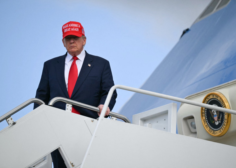 Entretanto, Trump não tem planos, neste momento, de atacar a Venezuela