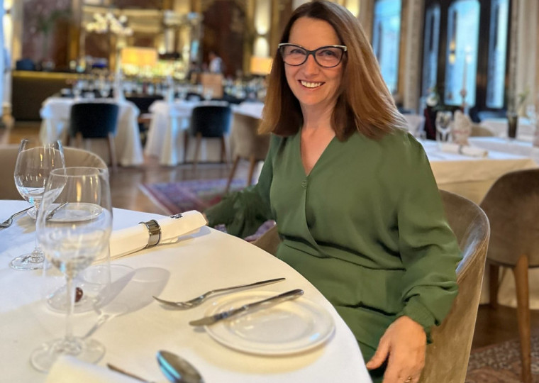 Com base em documentos de família, registros históricos e relatos da época, a obra de Rosane Tremea mistura ficção e memória