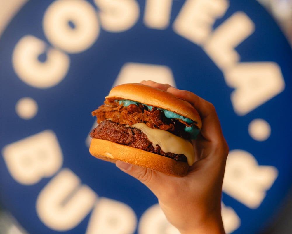 Os sandu&iacute;ches do A Costela s&atilde;o feitos com maionese azul | INSTAGRAM/REPRODU&Ccedil;&Atilde;O/JC