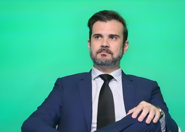 Fernandes diz que novas regras impulsionam avanços e orientam pequenos negócios sobre desafios e oportunidades 
