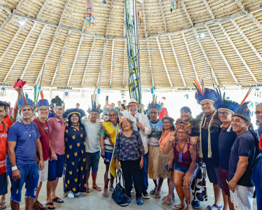 Lula diz que mundo não pode só pedir para Brasil manter floresta em pé e precisa contribuir