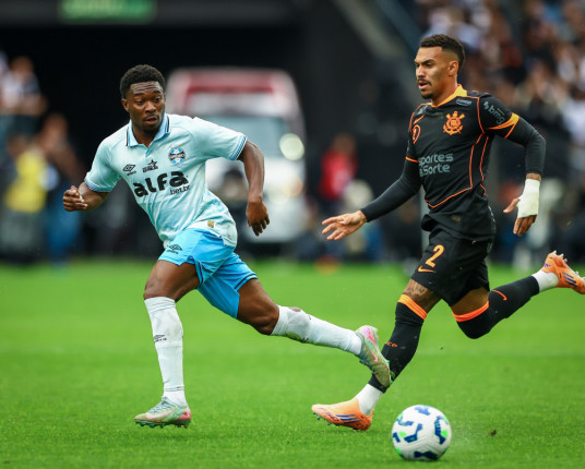 Grêmio erra em momentos decisivos e perde de 2 a 0 para o Corinthians em São Paulo