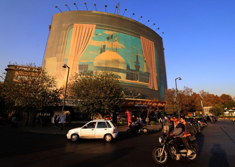 Programa nuclear "é destinado a resolver os problemas do povo", garante presidente iraniano