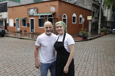 Álvaro Giovanella e Isabel Guerra estão à frente do POA Runner Café, que opera há 15 anos na Capital