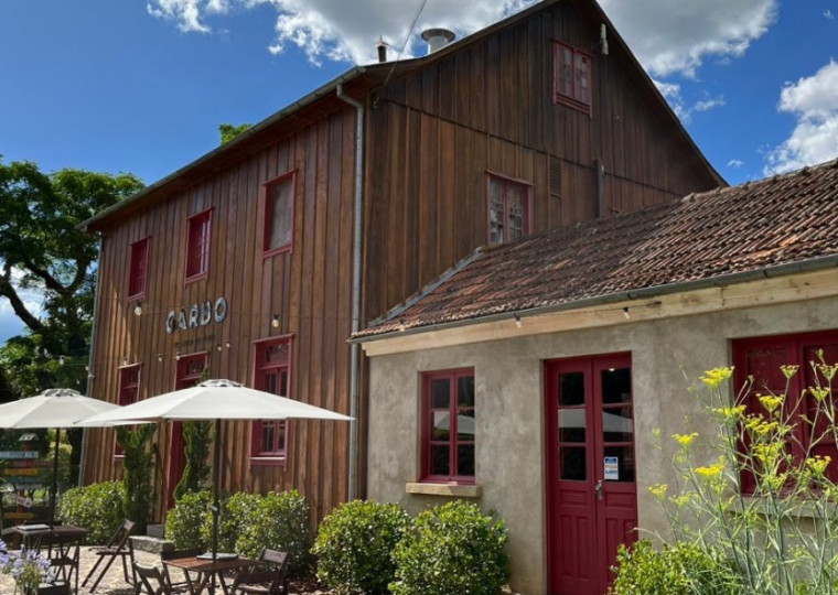 
Vinícola tem varejo localizado no roteiro turístico Caminhos de Pedra, em Bento Gonçalves