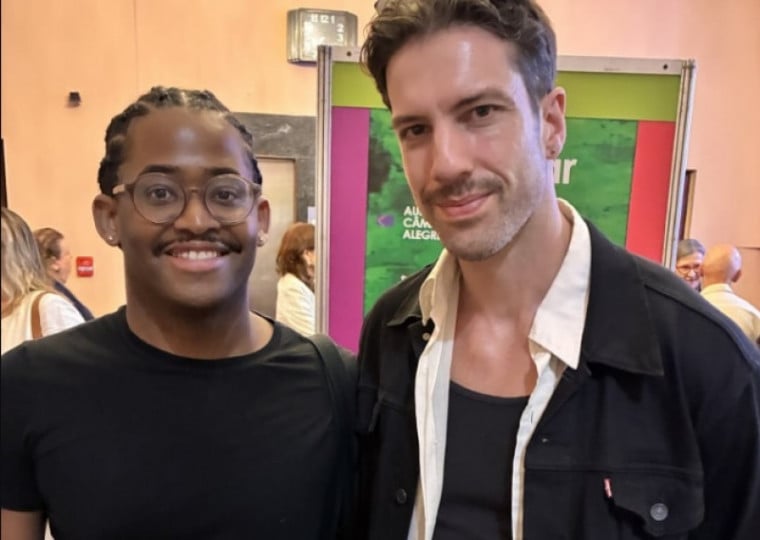 Norges Rodriguez e Ståle Wig tiveram a mediação de Cássia Zanon durante a conversa que aconteceu na tarde de sábado, no Clube do Comércio, sobre o livro 