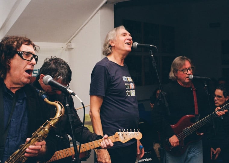 Show no Grezz reúne clássicos dos Replicantes, faixas autorais e releituras de clássicos do rock