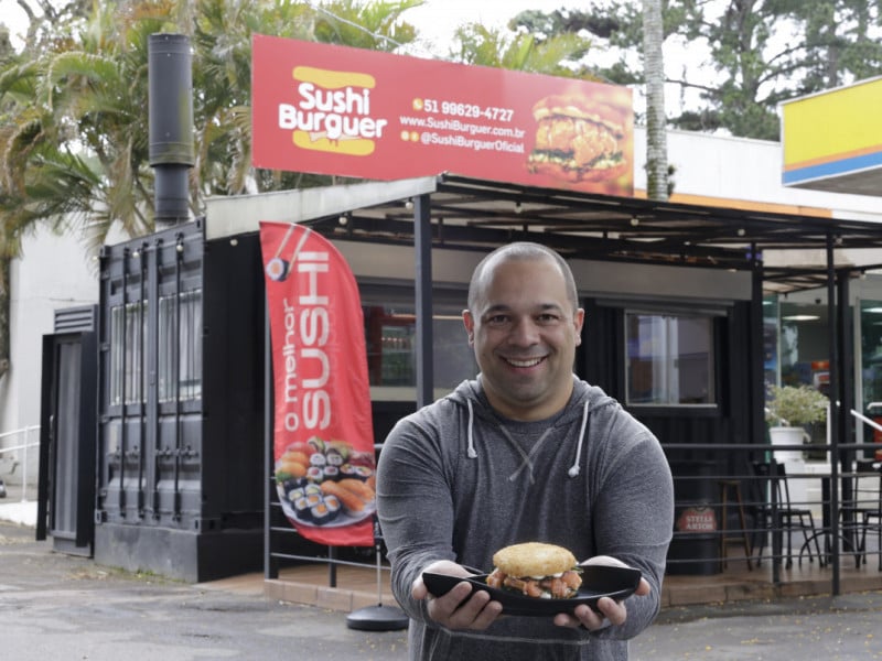 Rodrigo Lima dos Reis está à frente do Sushi Burguer<br />Foto: TÂNIA MEINERZ/JC