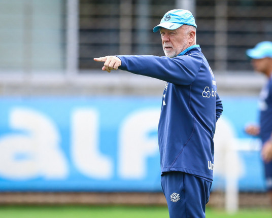 Com mudanças, Grêmio encara o Cruzeiro com a força da Arena