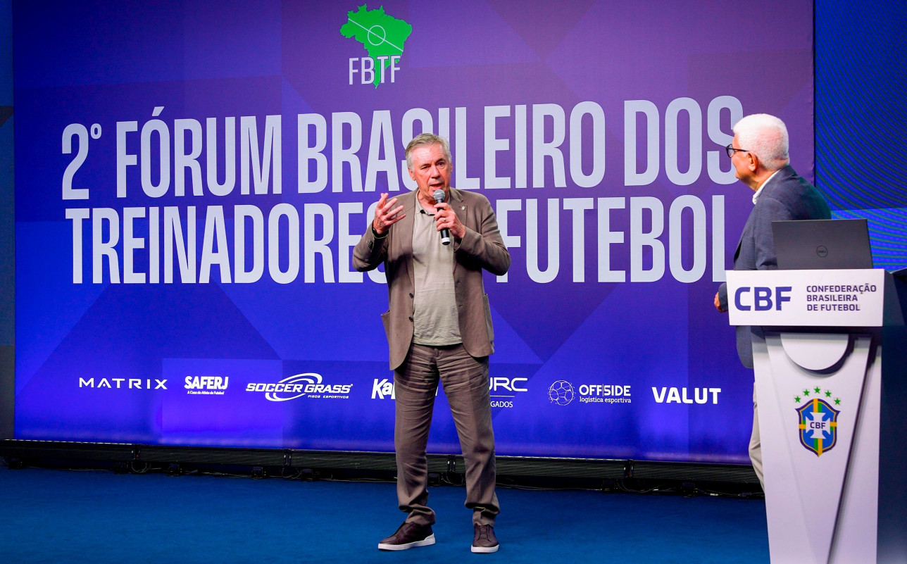 Ancelotti diz que técnico brasileiro é 'figura um pouco fraca' no exterior