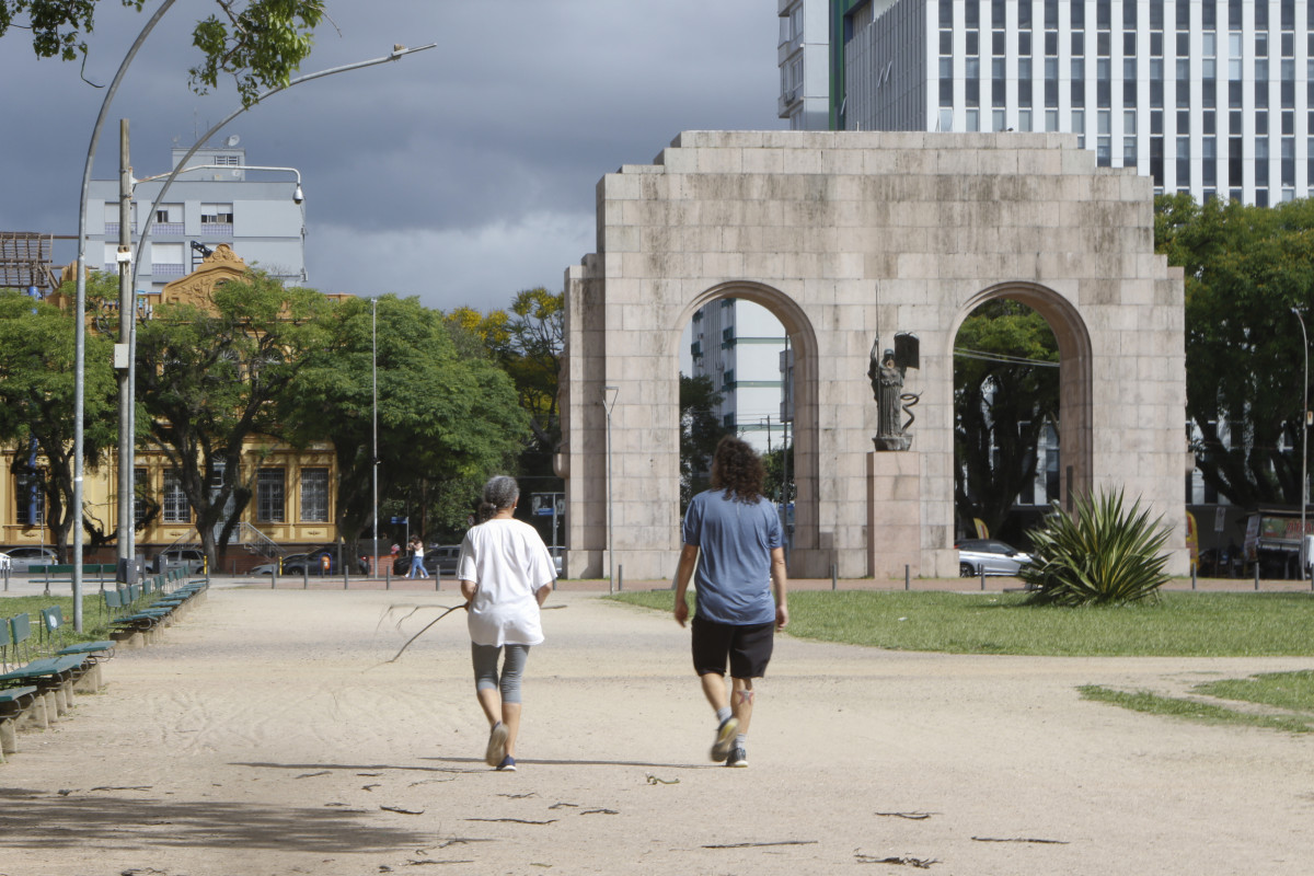 Ciclone deve atingir o RS neste fim de semana; confira previsão