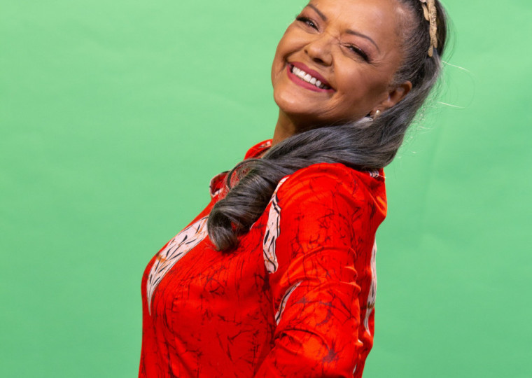 Canções que marcaram a música gaúcha ganham novas vozes e sentidos na voz da premiada cantora gaúcha 