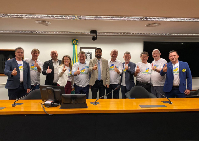 Comitiva regional esteve no Congresso Nacional para pleitear pela obra