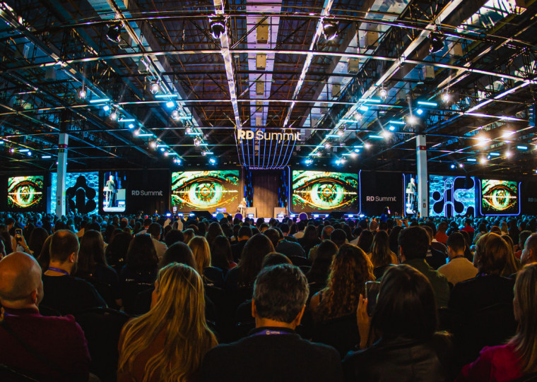 Primeiro dia de evento foi de palcos lotados e uma programação voltada à inteligência artificial