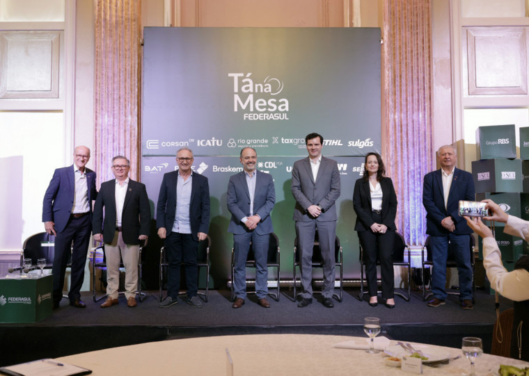 Noer, Pioner, Piva, Costa, Peruzzo, Dahmer e Albarello participaram do encontro