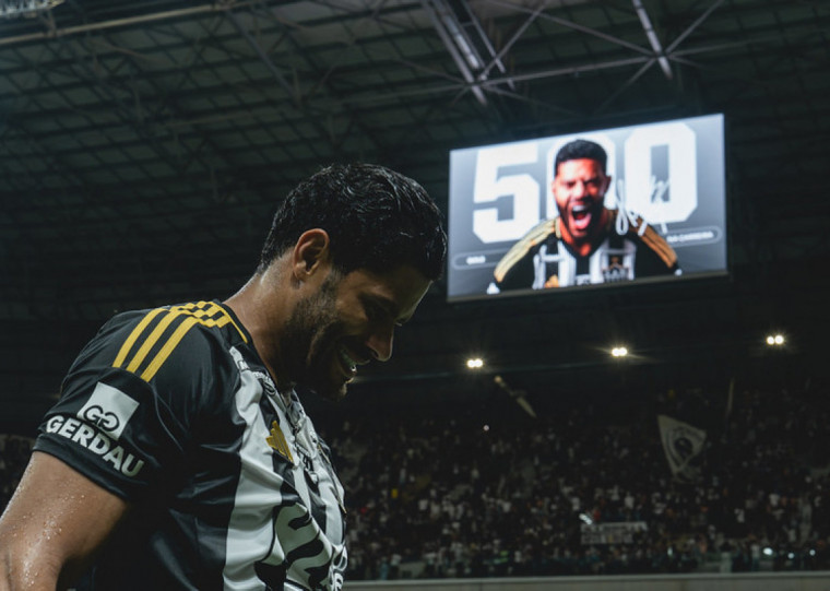 Atacante foi homenageado ao fim do jogo na Arena MRV