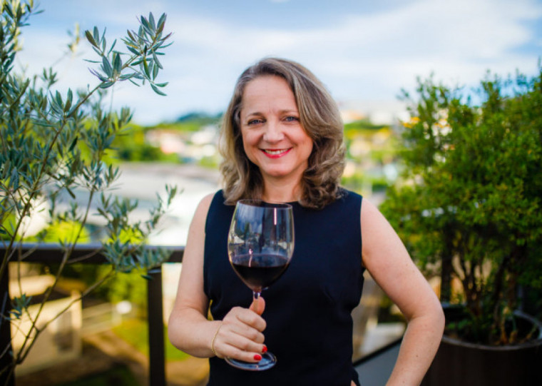 Ivane Fávero salienta a importância da proteção do valor cultural, ambiental e econômico de territórios vinícolas