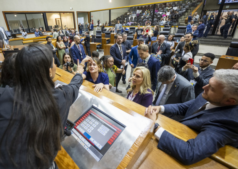 Parlamentares discutiram as alterações durante a sessão desta quarta-feira (05)
