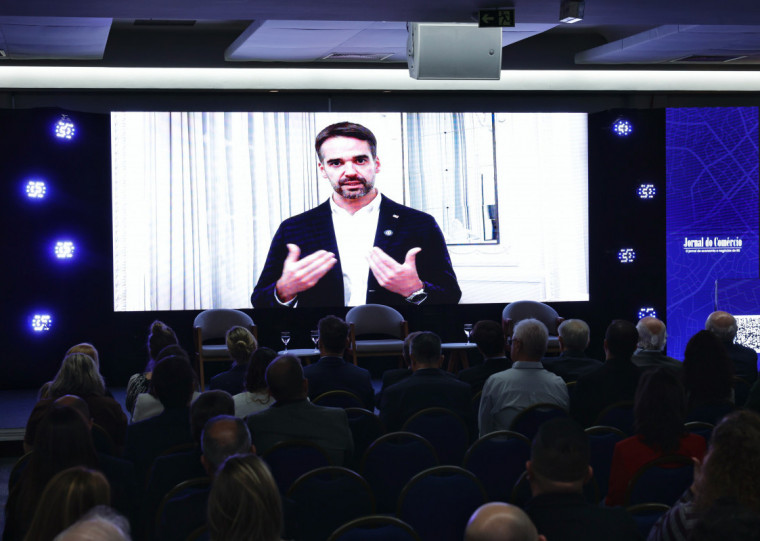 Eduardo Leite participou por vídeo do Mapa de Porto Alegre