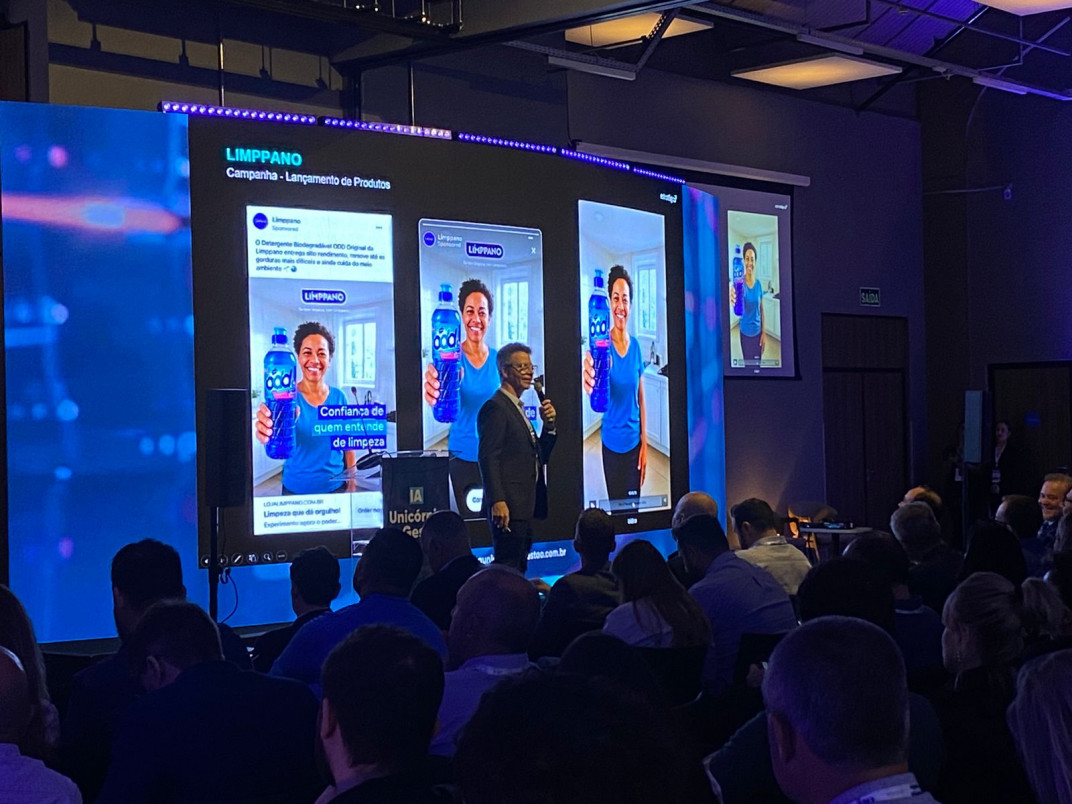 Vieira demonstrou a aplicação da IA em uma campanha publicitária liderada pela Lab Estratégica | Alessandra Xavier/Especial/JC