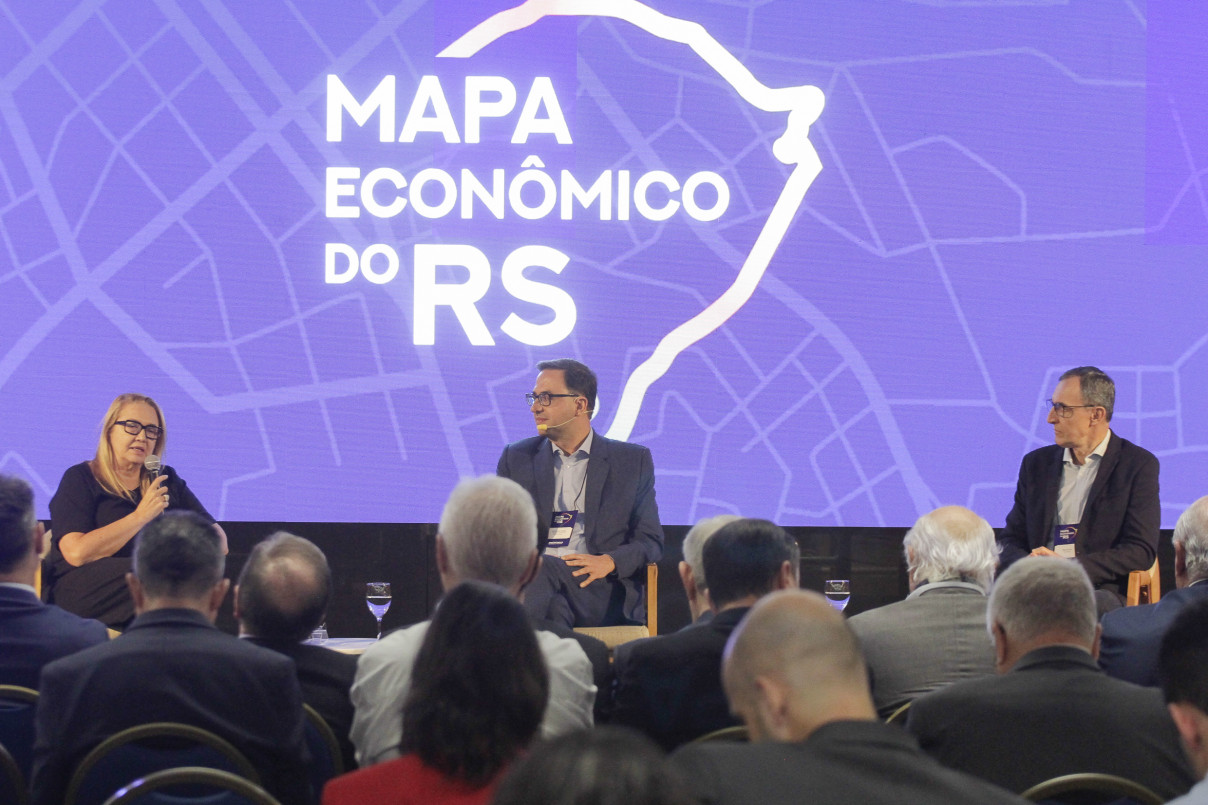 Diretora-geral Sesi-RS, Senai-RS e IEL-RS, Susana Kakuta apontou caminhos para superar desafios do RS durante painel | EVANDRO OLIVEIRA/JC