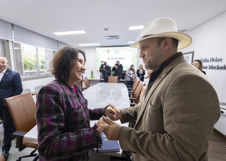 A transmissão da presidência da Câmara ocorreu na manhã desta sexta-feira (07)