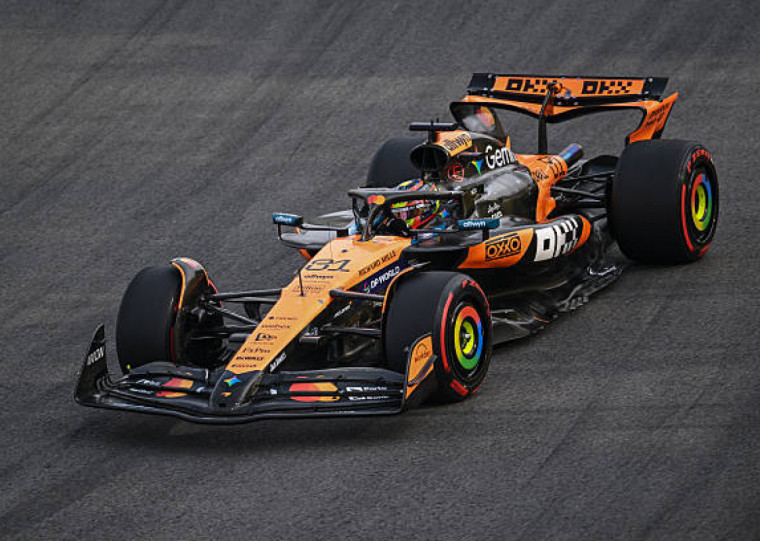 McLarens dominam grid com Norris na pole e Piastri em terceiro