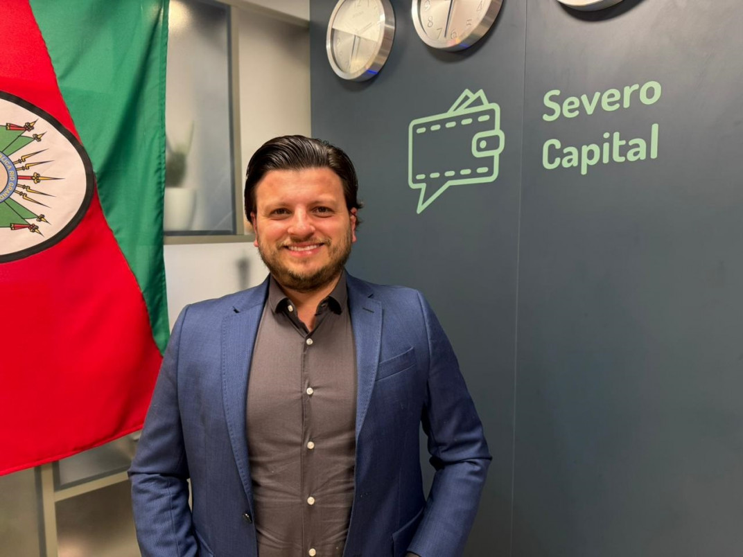 Para o consultor de investimentos e planejador financeiro da Severo Capital, Adriano Severo, a prioridade do beneficiário para aplicação do 13º salário deve ser a quitação de dívidas | Adriano Severo/Arquivo Pessoal/JC