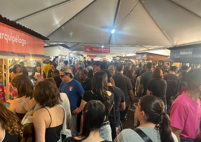 71ª edição da Feira do Livro de Porto Alegre acontece até o dia 16 de novembro na Praça da Alfândega