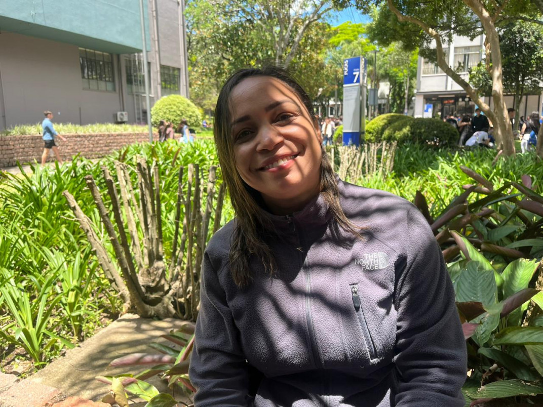 Carla Magalhães, de 44 anos, deseja voltar a estudar | Ana Stobbe/Especial/JC