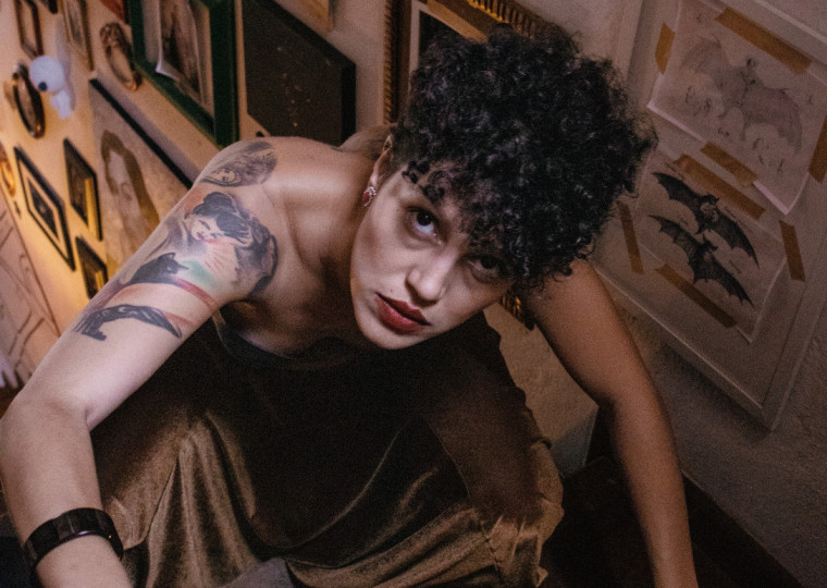 Cantora apresenta o espetáculo ‘Pigarra’ no Multipalco Eva Sopher
