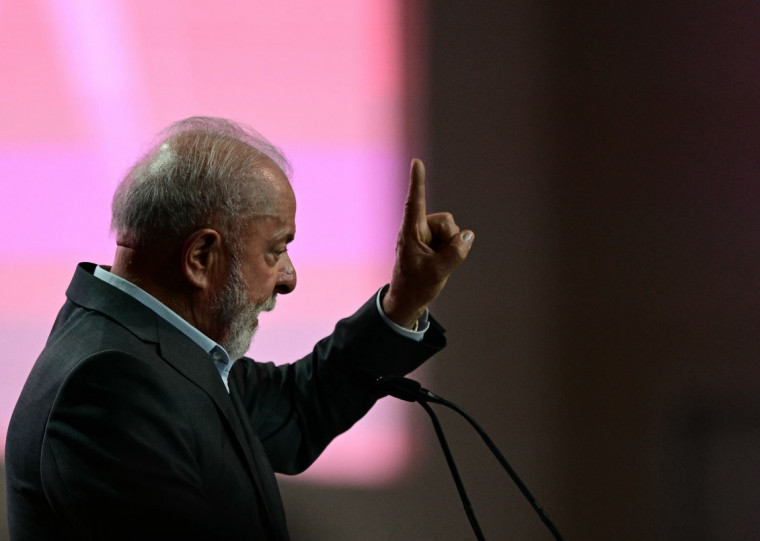 Para além da medida, uma pesquisa da Genial/Quaest mostra que a desaprovação ao governo passou de 49% para 50%