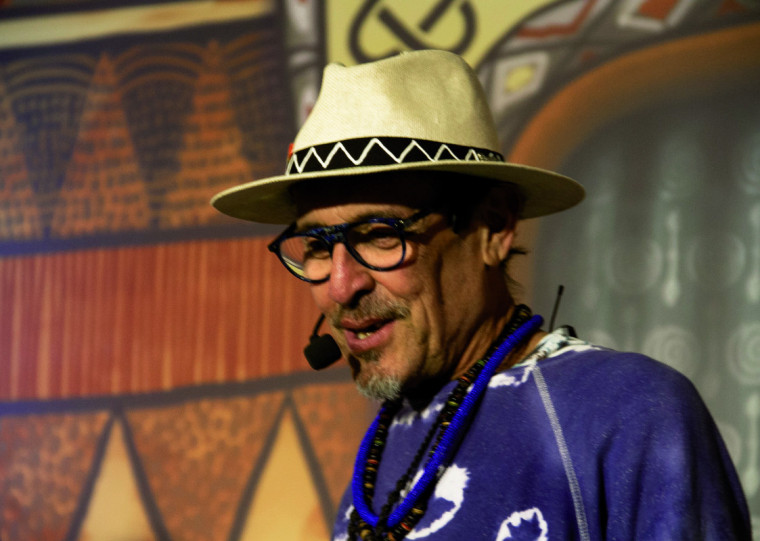 Atos ocorrem nesta terça, a partir das 17h30min
